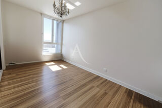  Appartement  vendre 4 pices 77 m