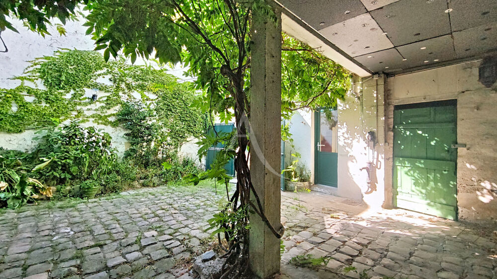 Maison de caractère - Ancien corps de ferme rénové - Nombreux espaces - Cour, préau et caves - 7 pièce(s) 195,12 m2
