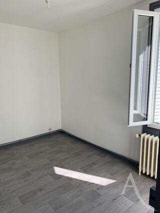  Appartement à louer 3 pièces 50 m²