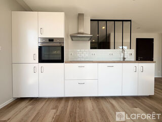  Appartement à louer 6 pièces 111 m²
