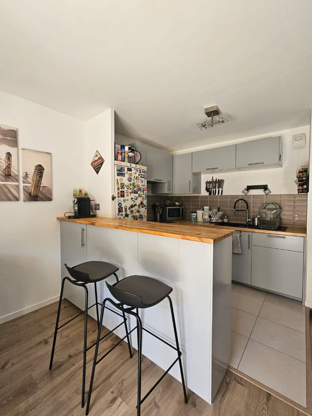 À VENDRE MONTLHÉRY CENTRE-VILLE APPARTEMENT 3 PIÈCES TERRASSE 2 PARKINGS RÉSIDENCE RÉCENTE 2019