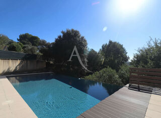Maison 5 pièces 105 m² · à Sainte-Tulle · 105 m² · 475 000 €