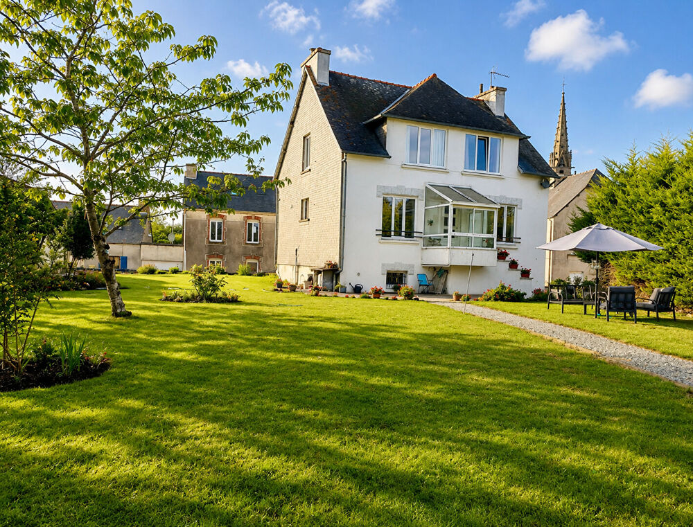 COTES D'ARMOR - Une maison de 3 chambres avec jardin dans le village de Trébrivan