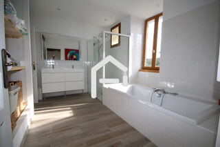  Maison � vendre 8 pi�ces 300 m�