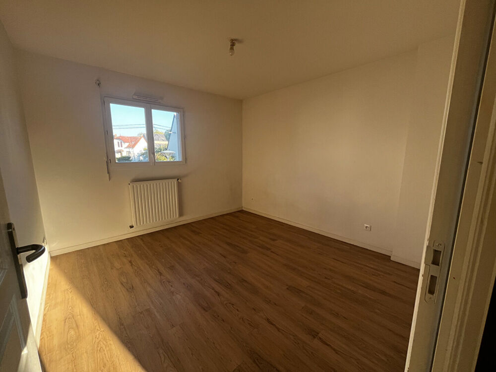 A louer - Maison T4 avec terrasse, jardinet et garage - Angers secteur Roseraie