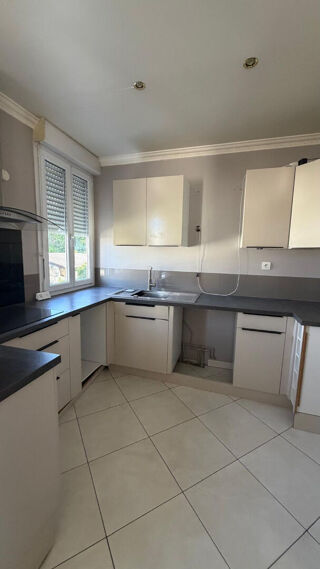  Maison à louer 4 pièces 111 m²