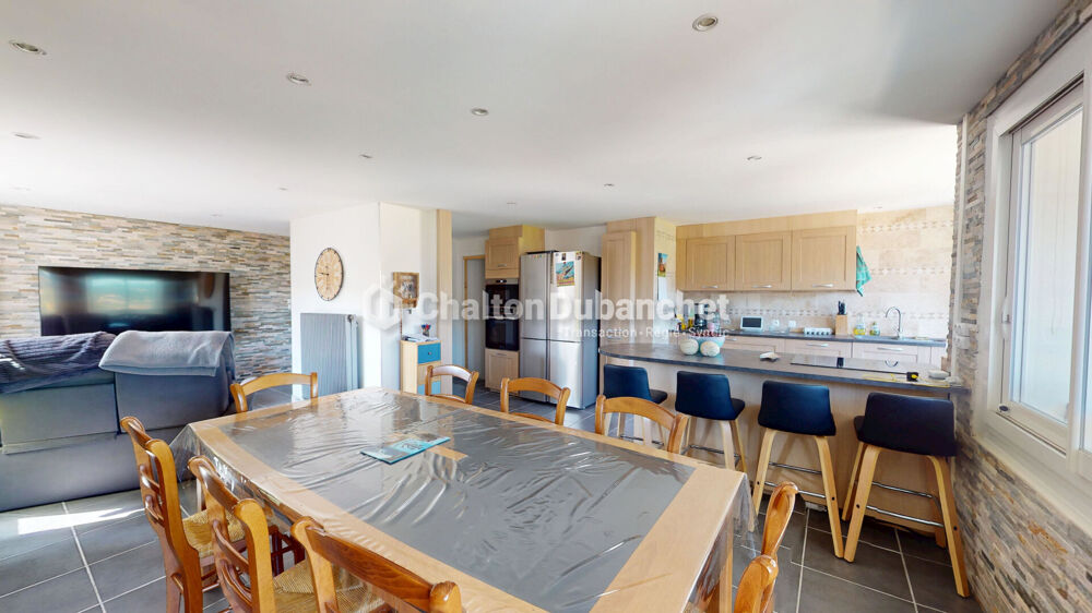 COURS (69) - Maison de ville rénovée 82 M² avec terrasse