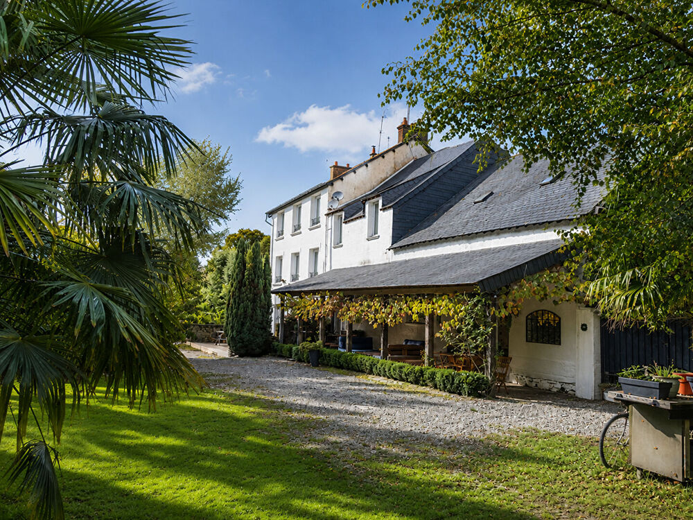 COTES D'ARMOR - Une belle opportunité d'acheter une magnifique maison à côté du canal de Nantes-Brest, proche Rostrenen