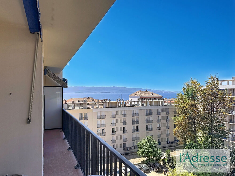 Appartement 1 pièce - 36 m² - Centre ville Ajaccio - Vue mer