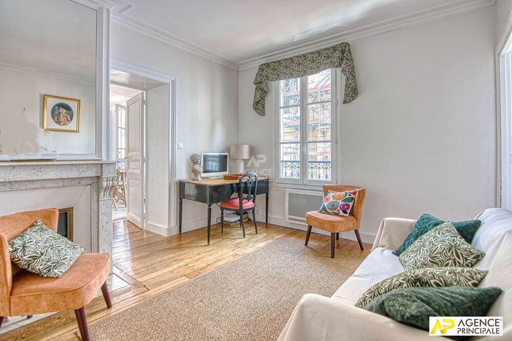 Vente Appartement Versailles Notre-Dame, appartement 6 pièces avec terrasse situé au 2ème et dernier étage d'un immeuble ancien. Versailles