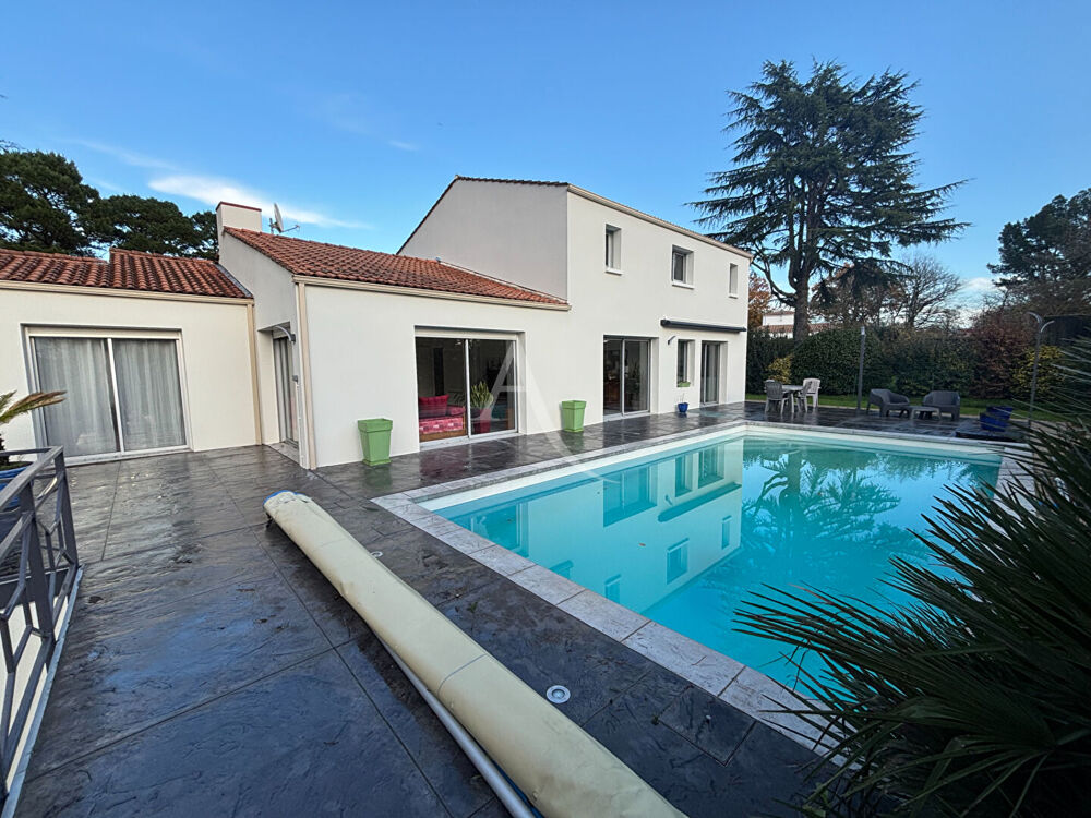 Maison 6 pièces 212 m² · à La Roche sur Yon · 212 m² · 499 500 €