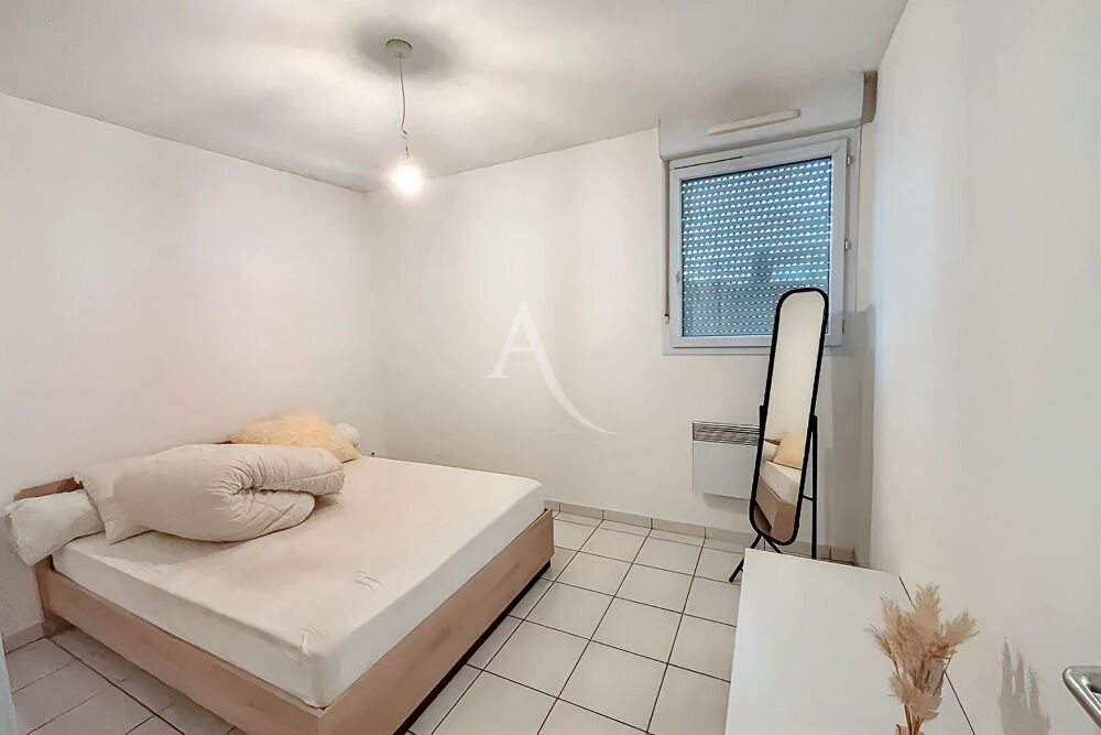 Location Appartement A LOUER APPARTEMENT T3 AVEC TERRASSE, GARAGE ET PISCINE Résidence les Arbousiers Vauvert