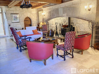  Maison  vendre 8 pices 270 m