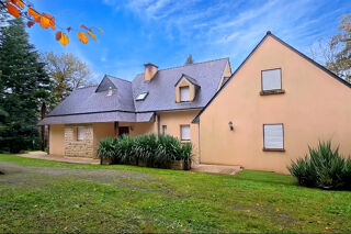  Maison  vendre 8 pices 230 m