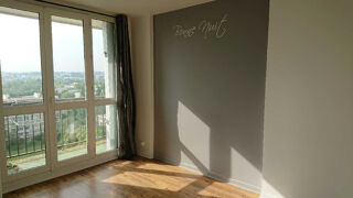  Appartement à louer 4 pièces 83 m²