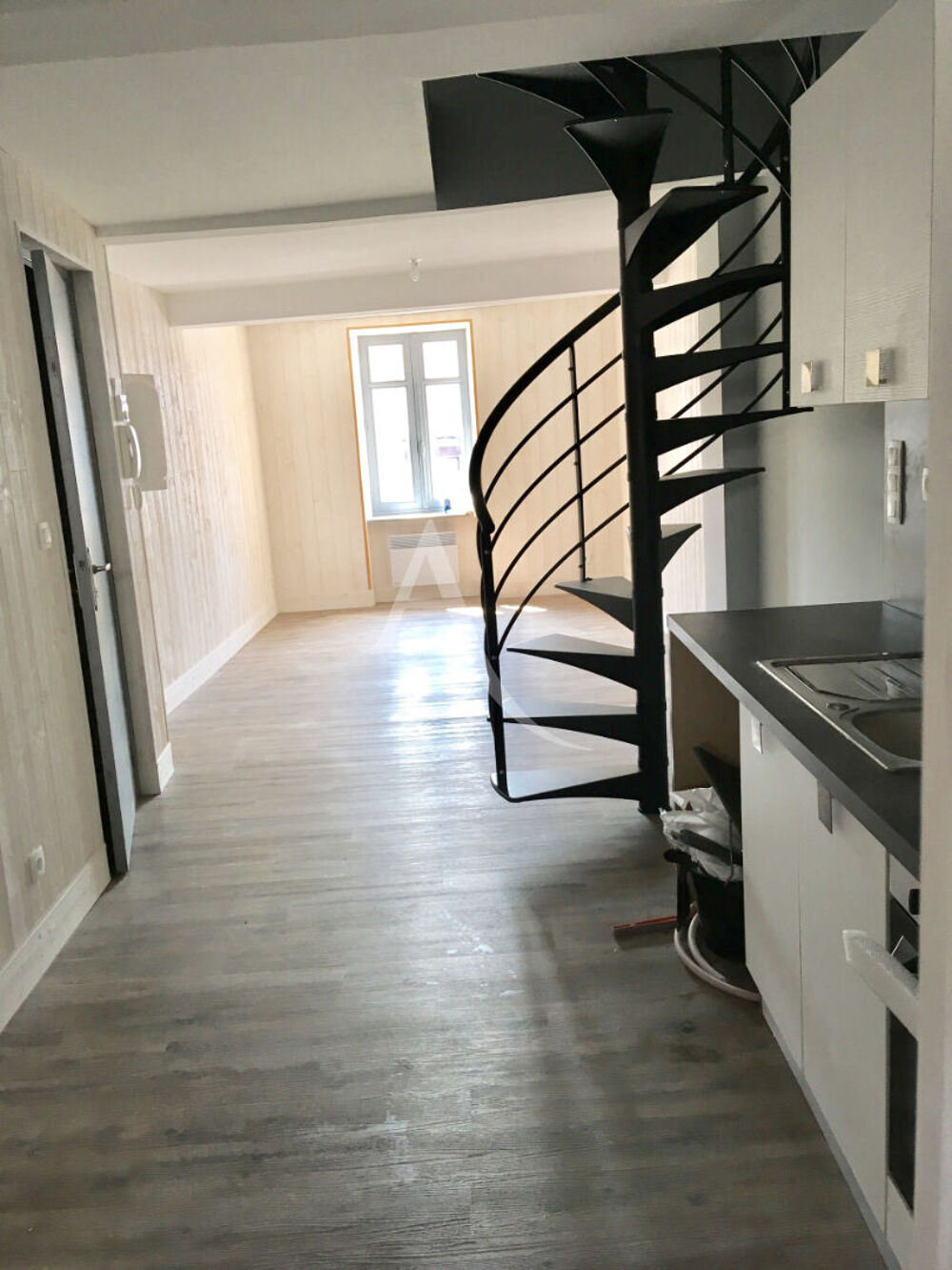APPARTEMENT AVEC TERRASSE A CARCASSONNE