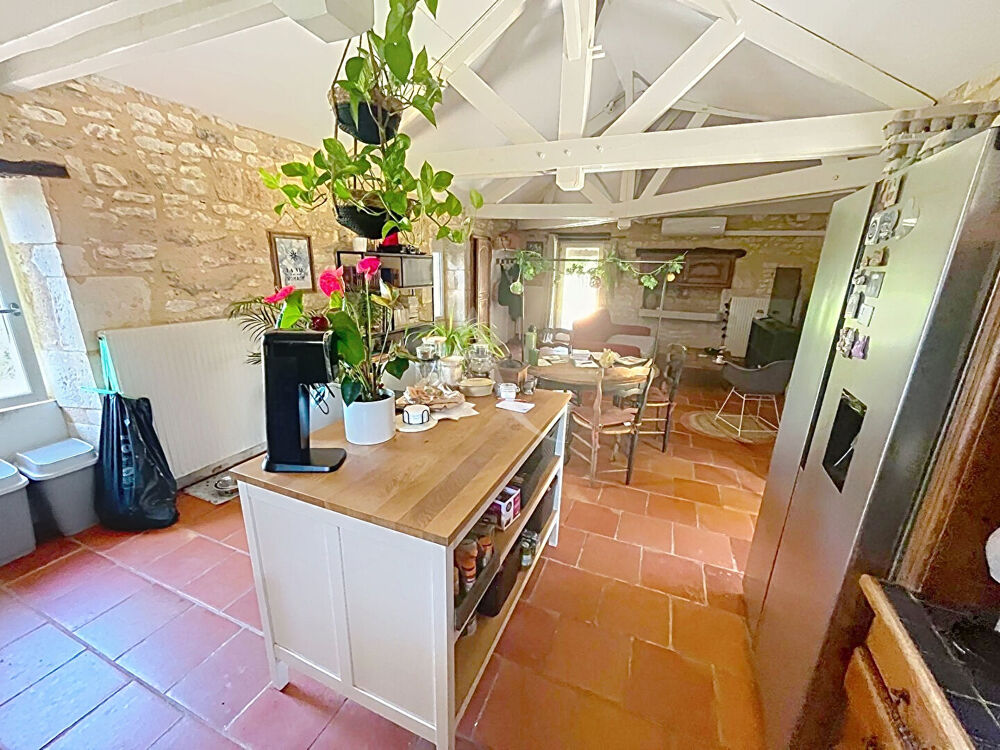 Vente Maison Jolie maison en pierre restaurée de 3 chambres avec vue Le boulve