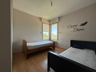  Appartement à louer 3 pièces 61 m²