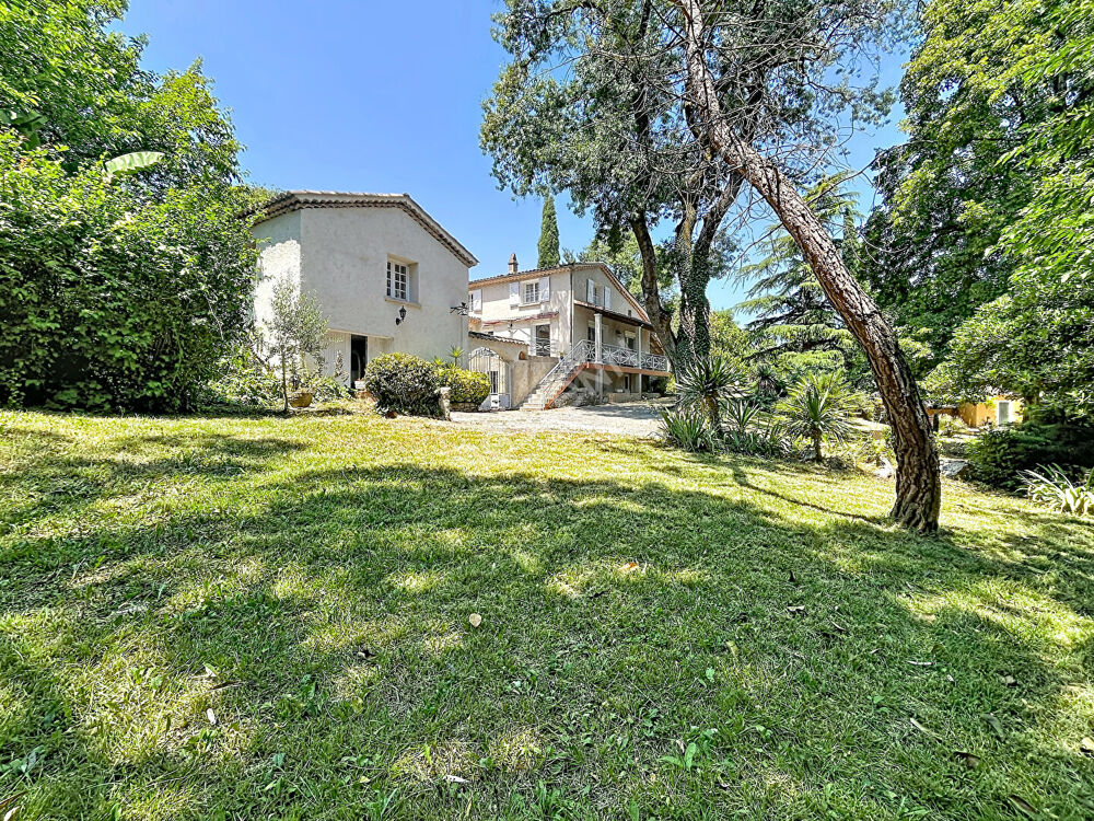 Ardèche : Propriété avec parc arboré de 4 500 m², piscine et logement indépendant