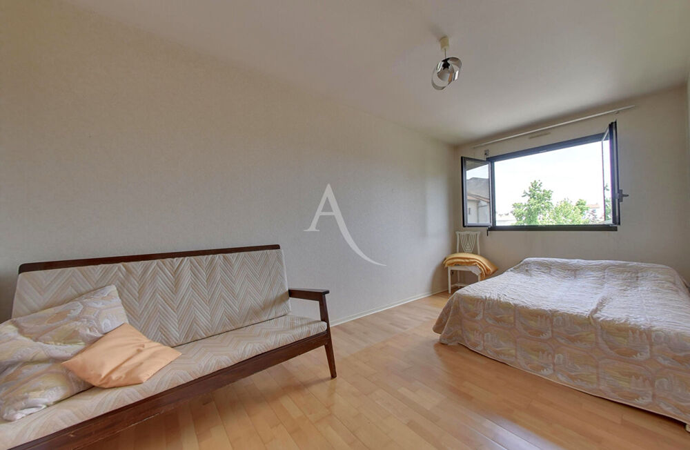 MONTAUBAN, centre ville, T4 traversant, ascenseur au palier, garage, loggia