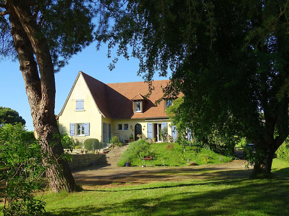 Maison 9 pièces 220 m² · à St Front de Pradoux · 220 m² · 349 500 €