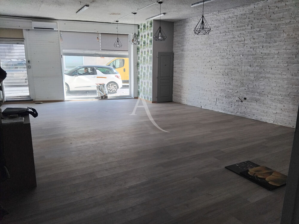 Vente Maison A vendre Immeuble avec 3 commerces et logement Lezignan corbieres