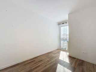  Appartement à louer 4 pièces 84 m²