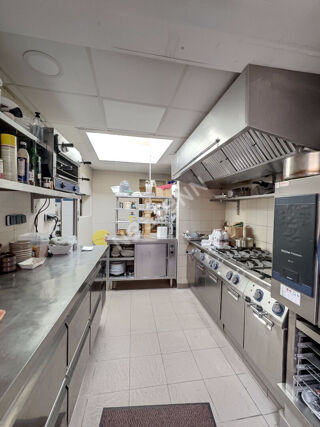  Immeuble à vendre 6 pièces 200 m²
