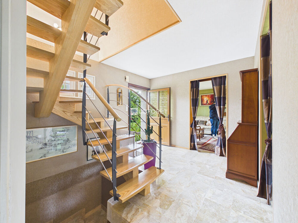 Maison Ergué Gaberic 5 pièce(s) 142 m2