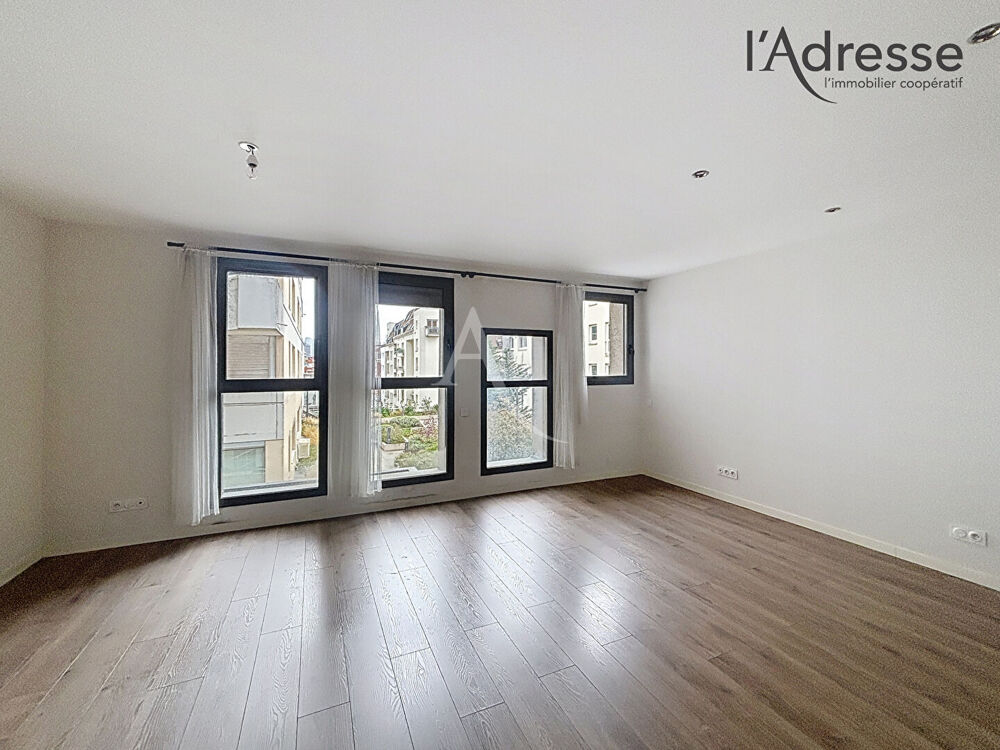 Location Appartement Studio de 32m² /Parking  - Centre-ville de Suresnes Suresnes