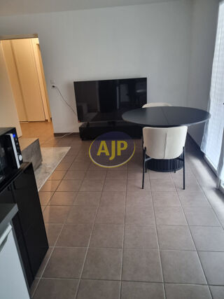  Appartement à louer 2 pièces 44 m²