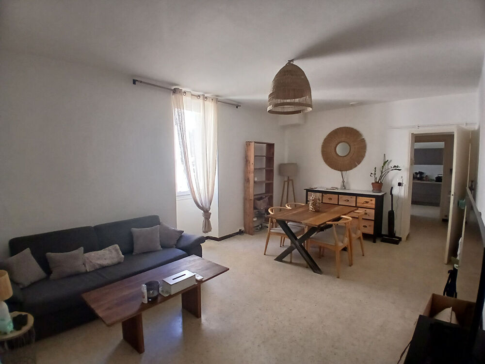Location Appartement SAINT ANDIOL-T4 avec cave,et 2 stationnements privatifs à louer. Saint andiol