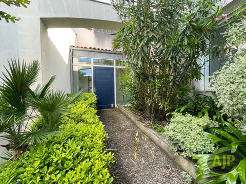 Local Professionnel  Saintes 160 m2 272000 17100 Saintes