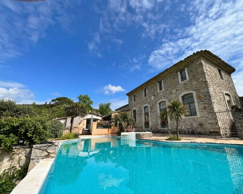 Maison 15 pièces 550 m² · à Saint Hippolyte du Fort · 550 m² · 1 100 000 €