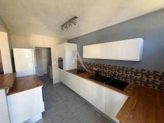 Appartement à louer 4 pièces 80 m²