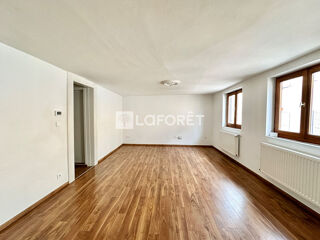  Appartement à louer 4 pièces 99 m²