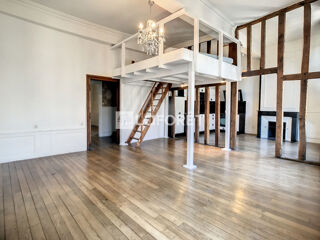  Appartement à louer 3 pièces 79 m²