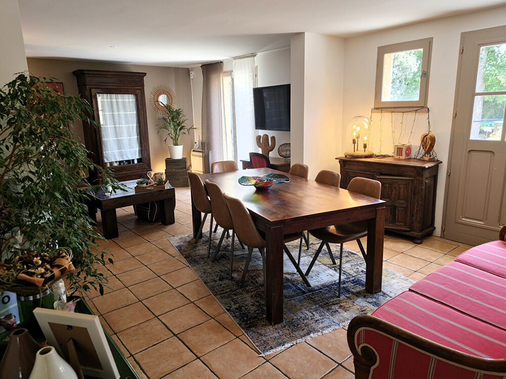 Maison familiale avec 3 chambres et jardin intimiste, proche commerces à Lavernose-Lacasse