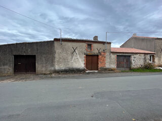  Remise / Grange � vendre 1 pi�ce 70 m� Le champ saint pere