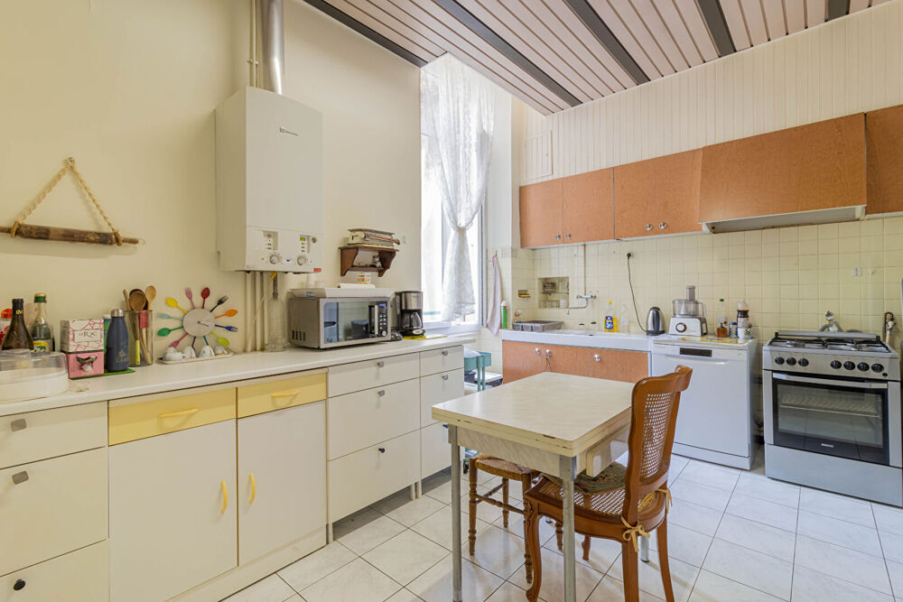 Vente Appartement A VENDRE  APPARTEMENT DE 141 m2  + CHAMBRE DE BONNE - MARSEILLE - CENTRE 13001 Marseille 1