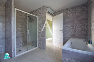  Maison � vendre 4 pi�ces 145 m�