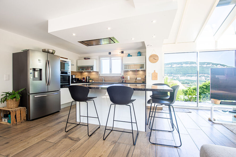 AGENCE IMMOBILIERE LAFORET - EXCLUSIVITE - "LAVANDE" - MAISON INDIVIDUELLE de 126,70m² - SOUS-SOL COMPLET 48,07m² - DPE C - TER