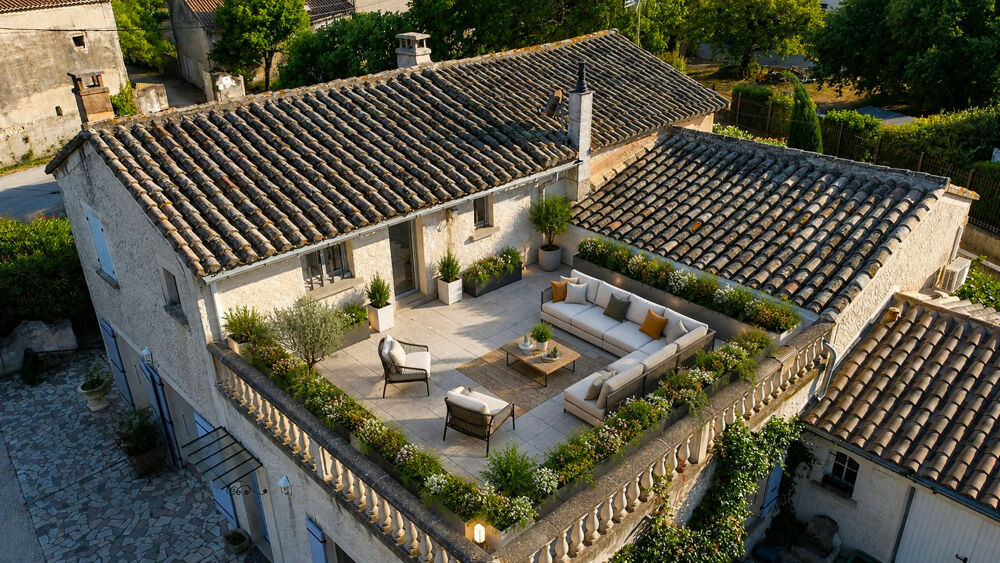 Maison 8 pièces de 214 m² sur 1556 m² de terrain avec studio, piscine et garage