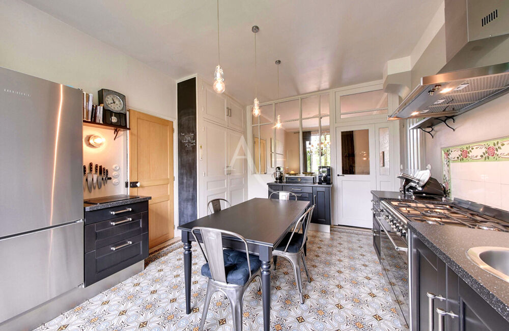 Maison de caractère rénovée 7 pièces + cave totale et Garage