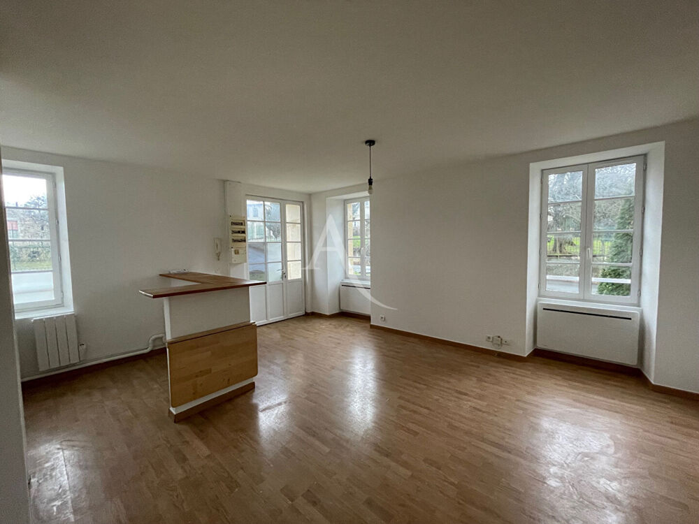 Location Appartement Appartement FONTENAY LE COMTE - 2 pièce(s) - 45 m2 Fontenay le comte