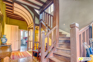 Vente Maison Versailles Rive-Droite Maison 8 pièces 290 m² au sol sur parcelle de 500 m² avec grand garage. Versailles
