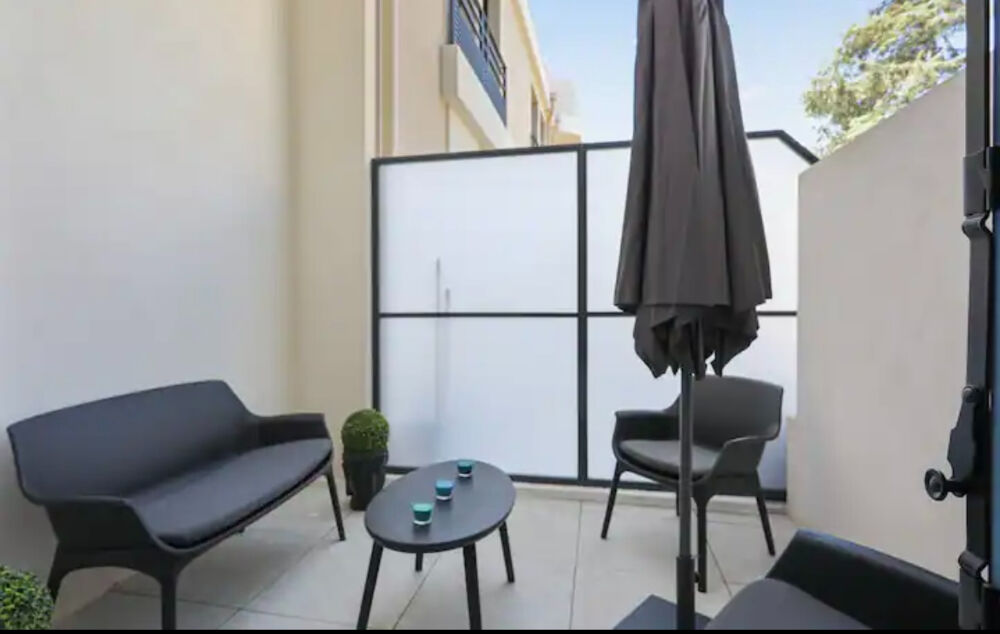 Vente Appartement Top Secteur : 2 pièces avec terrasse Calme La Croisette Cannes Cannes