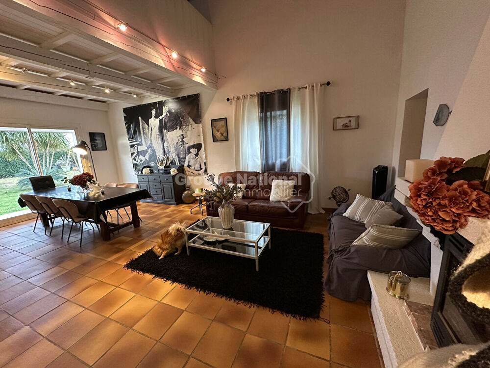 Clarensac Villa 8 pièces 192,11 m2 avec piscine sur 1475m2 de terrain clos arboré