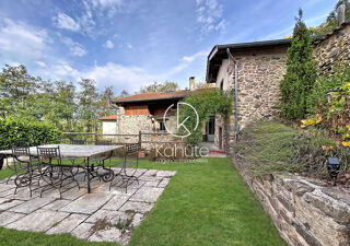 Vente Maison Demeure de charme située sur la commune de Courzieu à 15 min de l'Arbresle, 7 pièce(s) 200 m2, 5ha de terrain, garage, caveau et Vaugneray