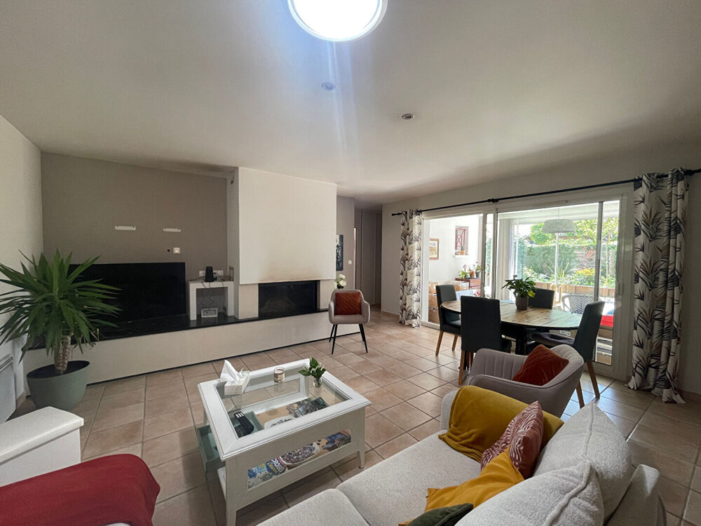 Vente Maison RARE -  deux pas du centre-ville, maison T4 de plain-pied avec piscine et dpendance. Parkings Biscarrosse